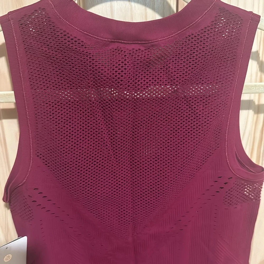 NWT Athleta Oxygen Tank Size S Mulberry - Picture 5 of 10